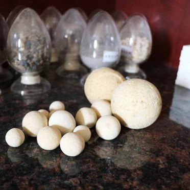 高鋁球 堅硬抗壓 高氧化鋁球 耐磨抗腐蝕 高鋁耐火球 穩定長期使用