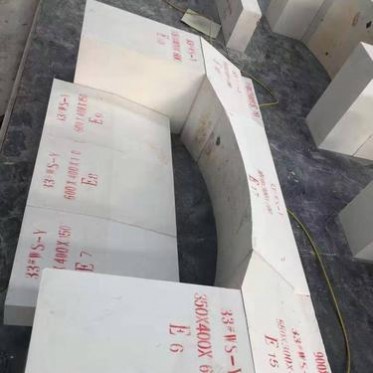 河北廊坊AZS鋯剛玉磚電熔AZS剛玉磚 泡花堿電熔鋯剛玉磚歡迎咨詢