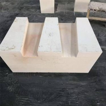 山東濰坊高鋁保溫磚 泡花堿鋯剛玉磚歡迎咨詢