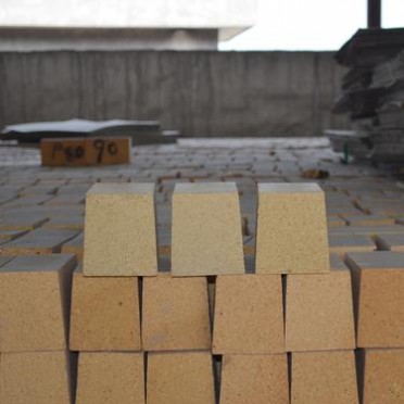 專業高鋁耐火磚廠家 新密四季火耐材  高鋁耐火磚 粘土磚 窯爐爐墻內襯耐火磚