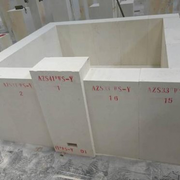 出售 鋯英石搗打料 馬蹄焰使用AZS電熔鋯剛玉磚