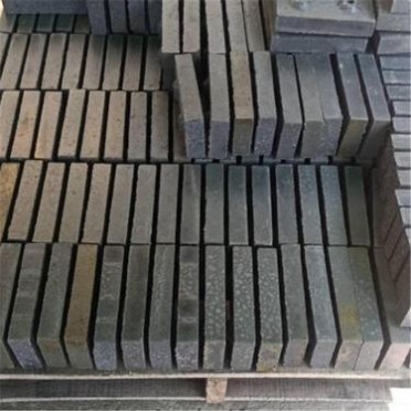 鞏義市碳化硅磚生產廠家 宏豐耐材碳化硅磚現貨