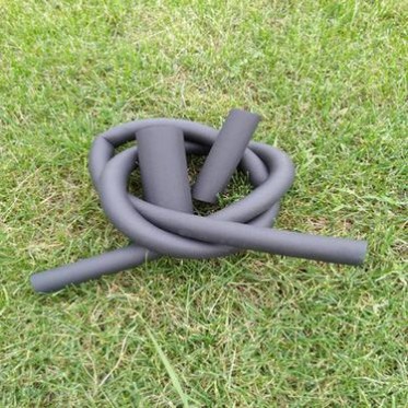 廠家b2級阻燃橡塑管 高密度光面橡塑保溫管 柔性泡沫橡塑管殼